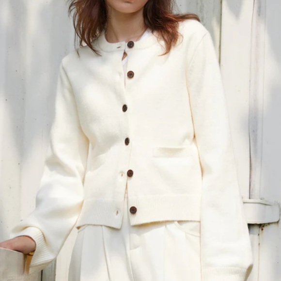 NWT Crew Neck Knit Cardigan Sweater - Picture 1 of 5